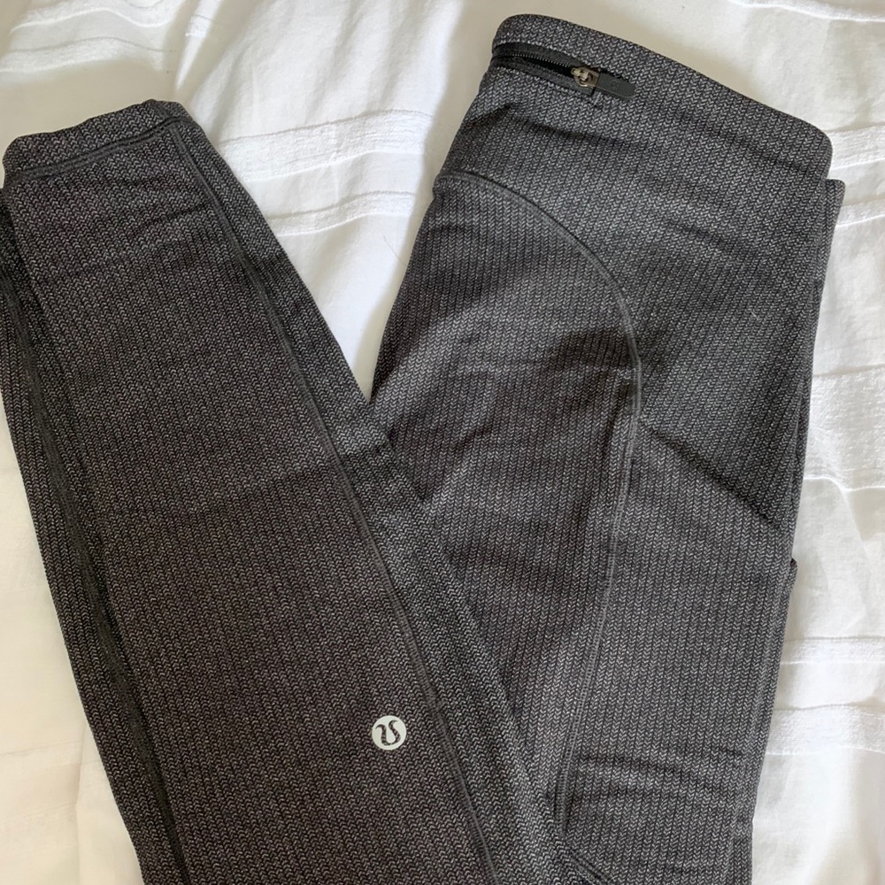 Lululemon leggings with pockets